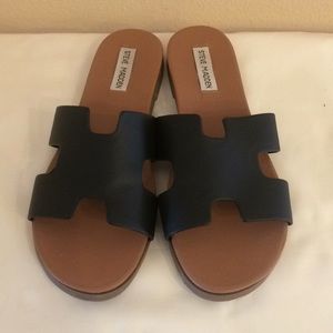 Steve Madden Black slides